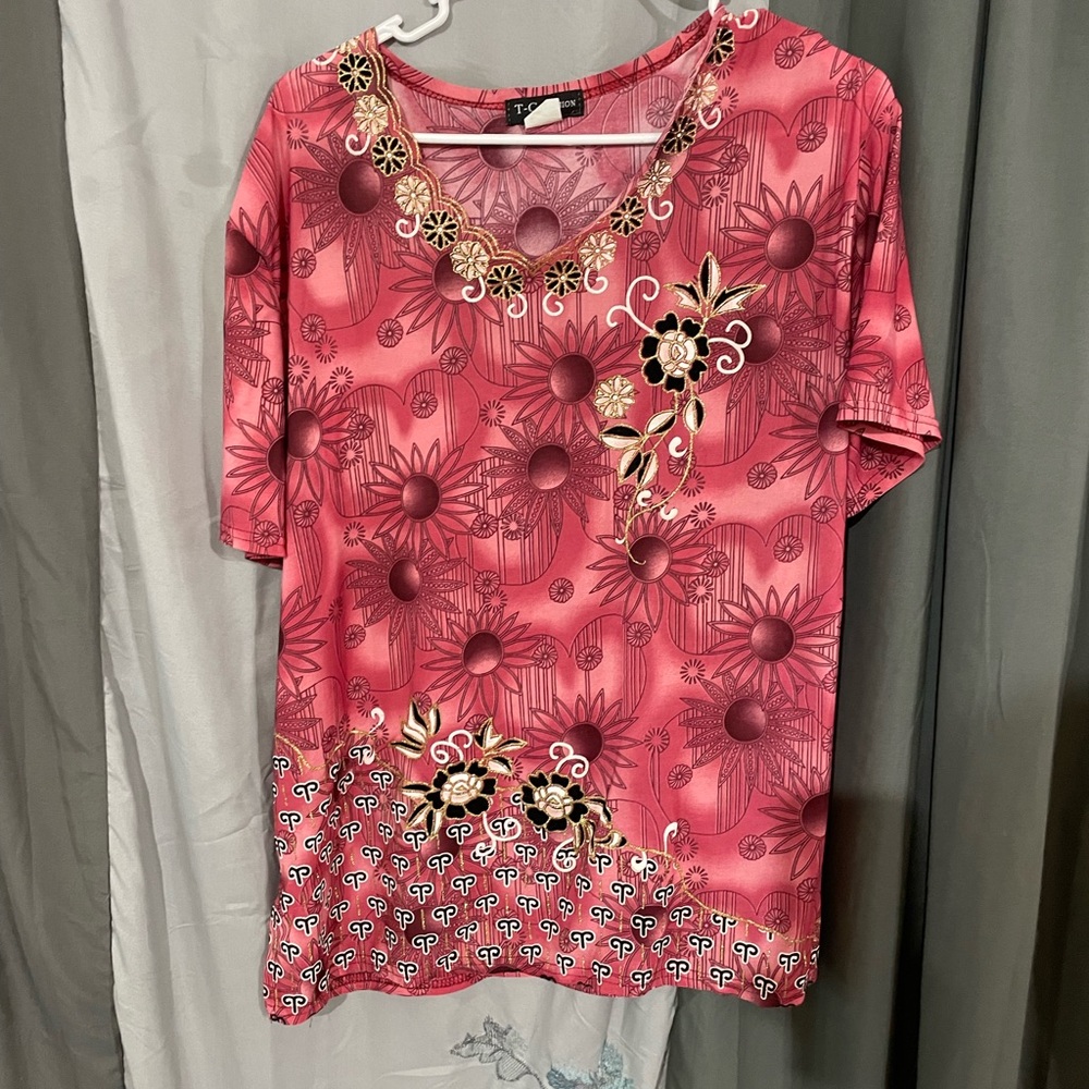 Elegant Floral Short Sleeve Top in Pink